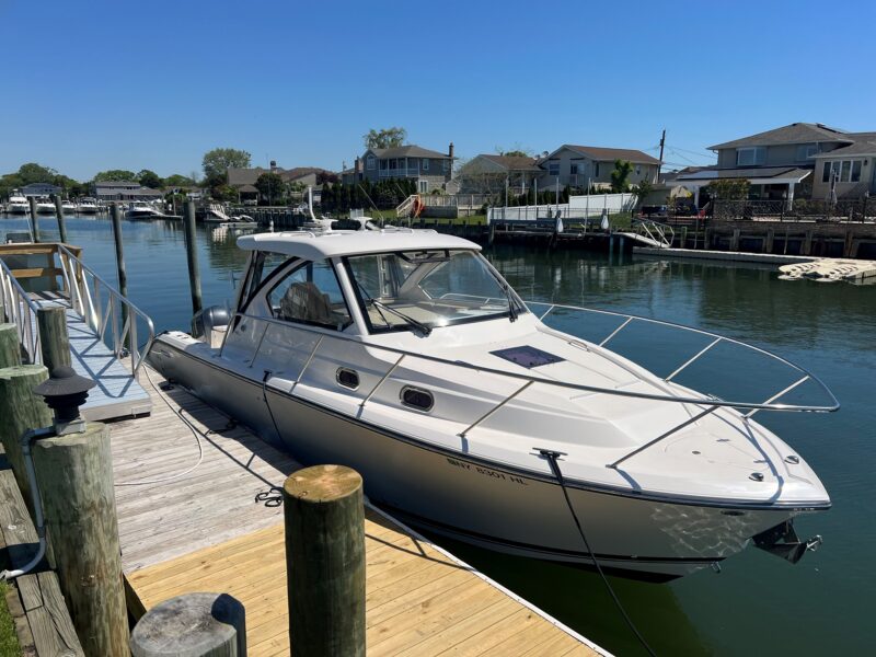 2015 Pursuit 325 OS Offshore