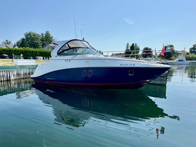 2015 Rinker 340 Express Cruiser