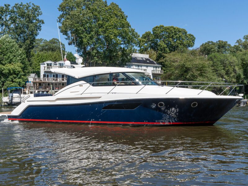 2015 Tiara Yachts C44 Coupe