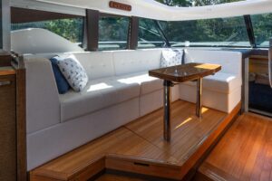 2015 Tiara Yachts C44 Coupe for sale - photo 8