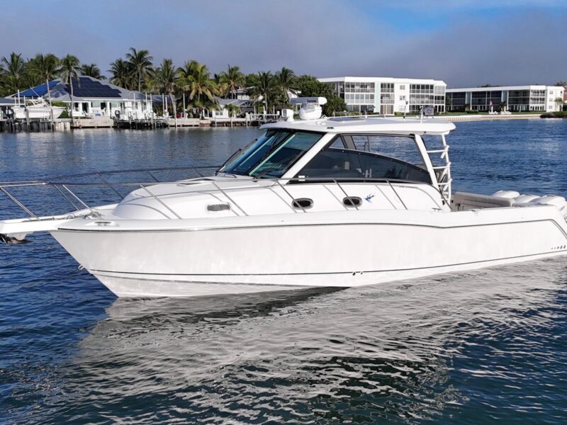 2016 Boston Whaler 345 Conquest