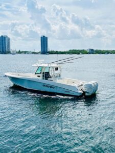 2016 Boston Whaler 350 Outrage for sale - photo 4