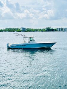 2016 Boston Whaler 350 Outrage for sale - photo 5
