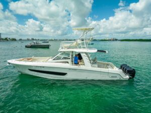 2016 Boston Whaler 420 Outrage for sale - photo 2