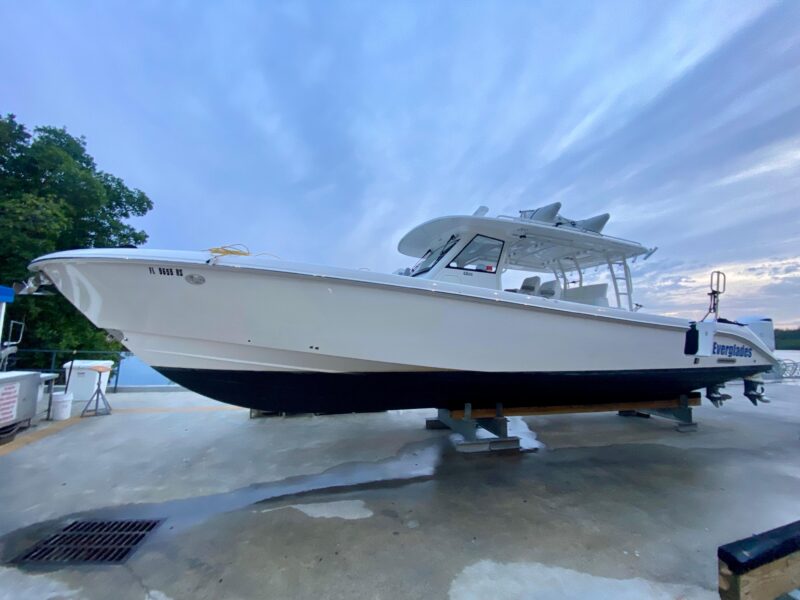 2016 Everglades 435 Center Console