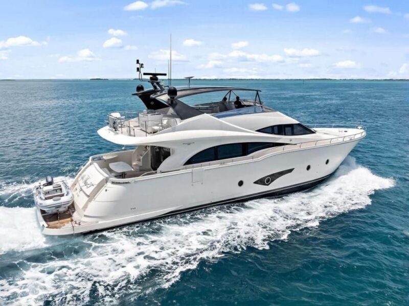 2016 Marquis 720 Fly Bridge