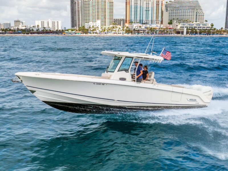 2017 Boston Whaler 330 Outrage