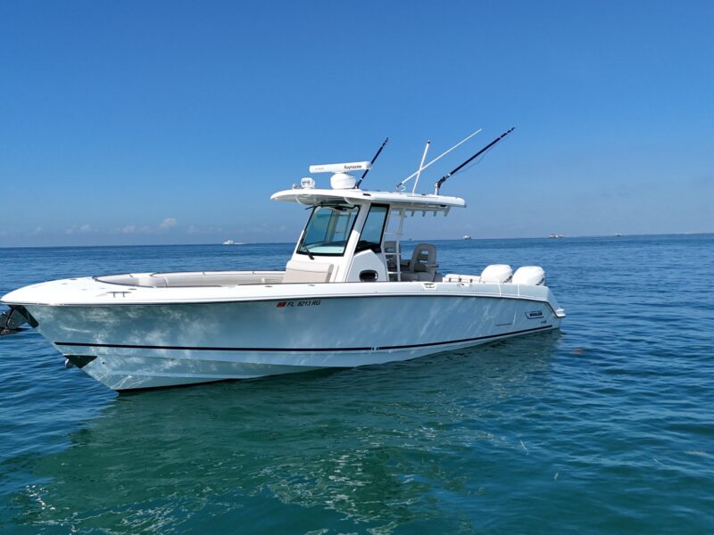 2017 Boston Whaler 330 Outrage