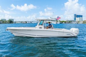 2017 Boston Whaler 330 Outrage for sale - photo 2