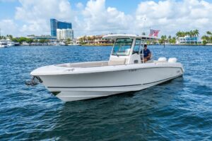 2017 Boston Whaler 330 Outrage for sale - photo 6