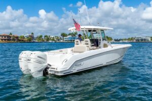 2017 Boston Whaler 330 Outrage for sale - photo 8