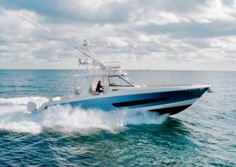 2017 Boston Whaler 420 Outrage