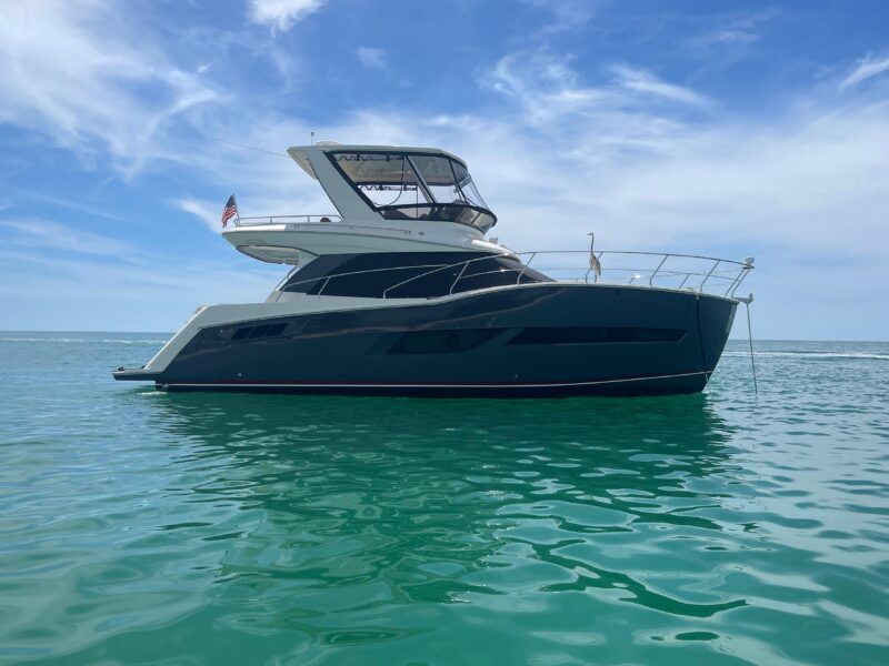2017 Carver 40 Command Bridge