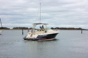 2017 Chris-Craft Launch 38