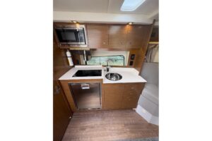 2017 Cruisers Yachts 39 Express Coupe for sale - photo 5