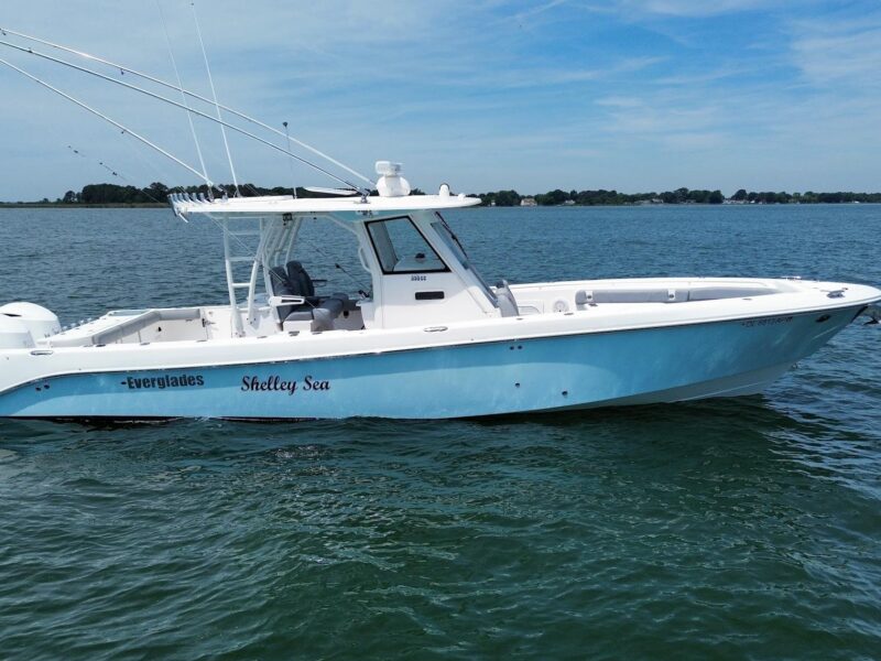 2017 Everglades 355 Center Console