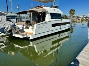 2017 Fountaine Pajot Motor Yacht 37 for sale