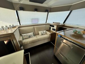 2017 Fountaine Pajot Motor Yacht 37 for sale - photo 7