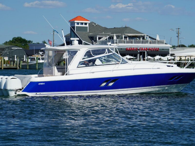 2017 Intrepid 475 Sport Yacht
