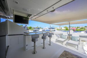 2017 Ocean Alexander 100 Motoryacht for sale - photo 8
