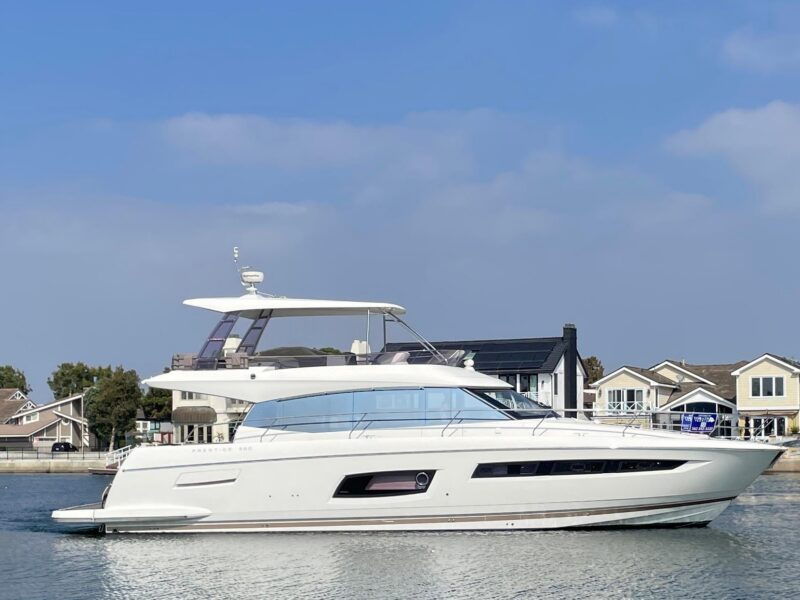 2017 Prestige 560