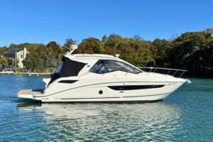 2017 Sea Ray Sundancer 350 Coupe