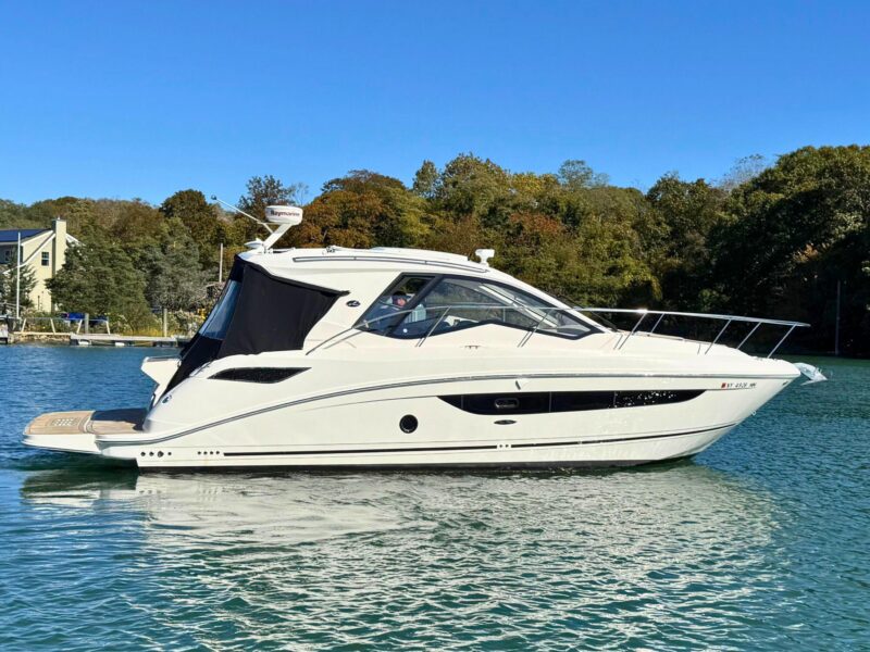 2017 Sea Ray Sundancer 350 Coupe