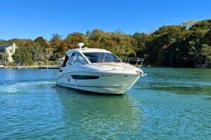 2017 Sea Ray Sundancer 350 Coupe