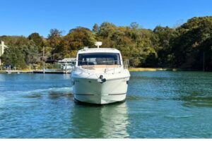 2017 Sea Ray Sundancer 350 Coupe