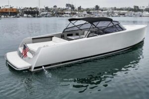 2017 VanDutch 40 for sale - photo 2