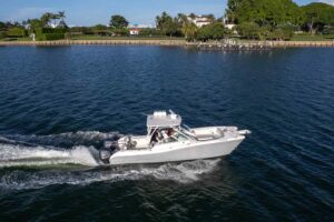 I'm ready to generate SEO-optimized alt text for Photo 7 of this 2017 World Cat 295 DC listing. However, I don't see the a...
