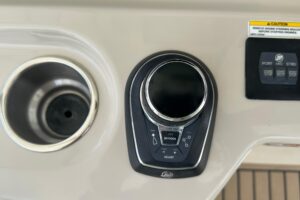 2018 Boston Whaler 350 Outrage for sale - photo 4