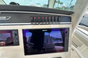 2018 Boston Whaler 350 Outrage for sale - photo 8