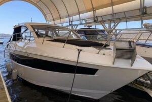 2018 Cruisers 390 Express Coupe for sale - photo 3
