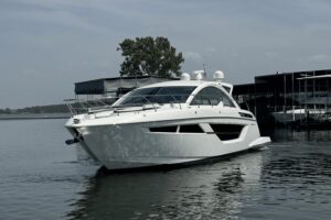 2018 Cruisers Yachts 50 Cantius for sale - photo 2