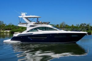 2018 Cruisers Yachts 60 Fly for sale