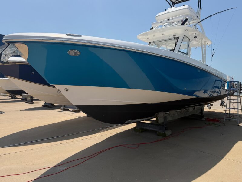 2018 Everglades 355 Center Console