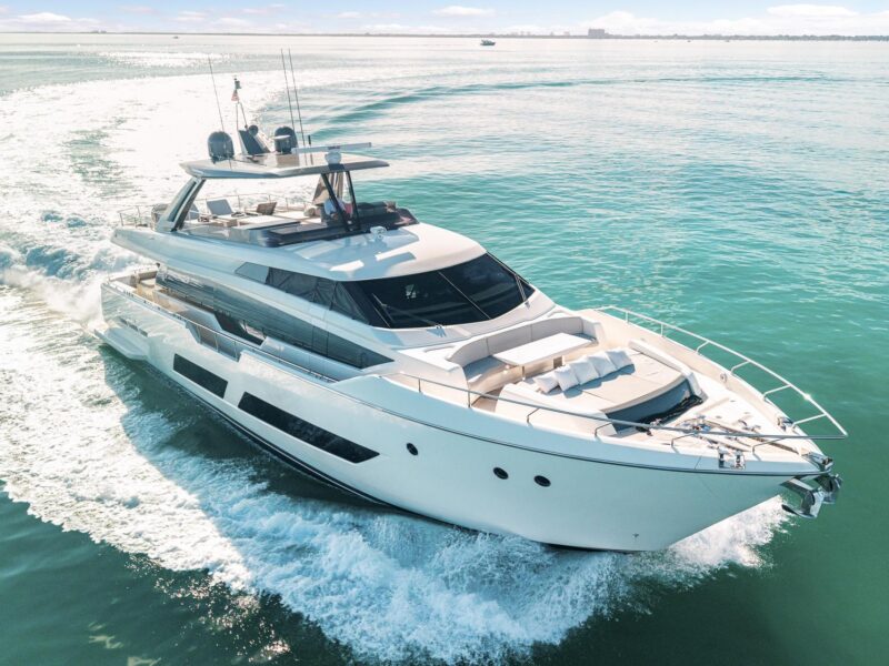 2018 Ferretti Yachts 850