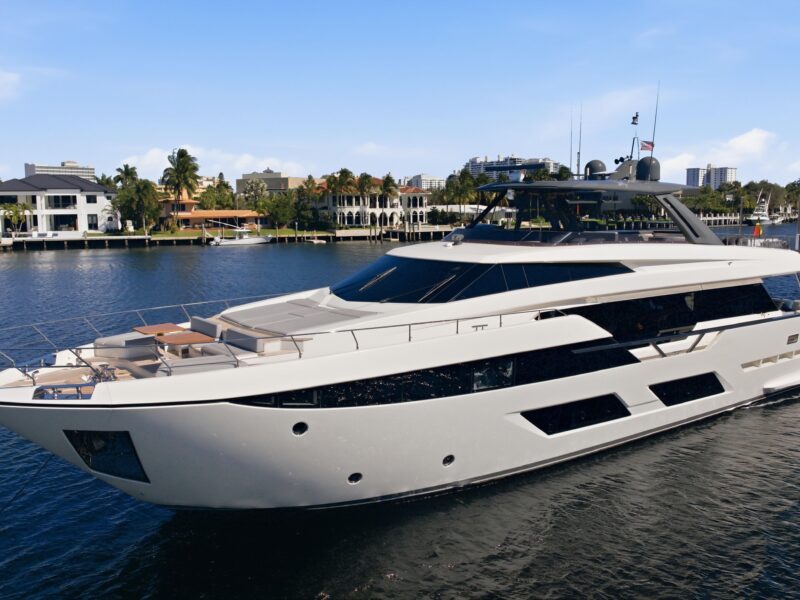 2018 Ferretti Yachts 920