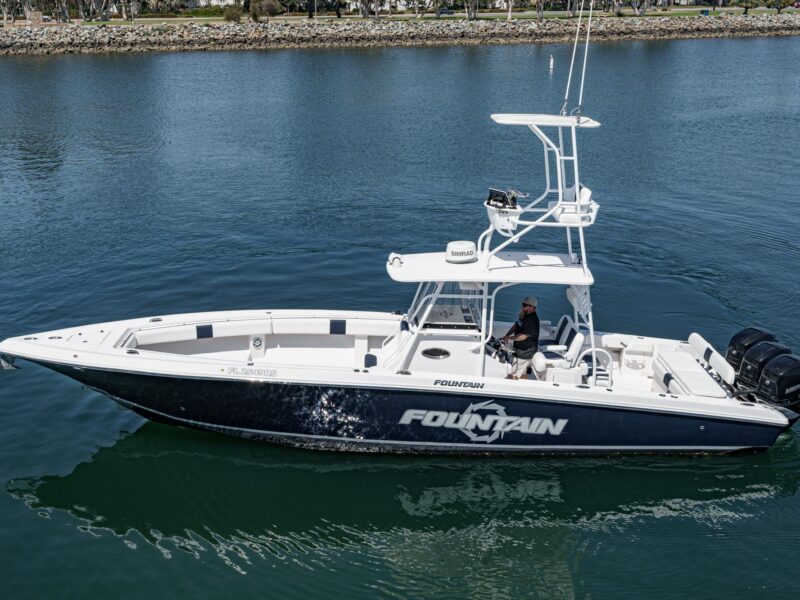 2018 Fountain 38 Center Console