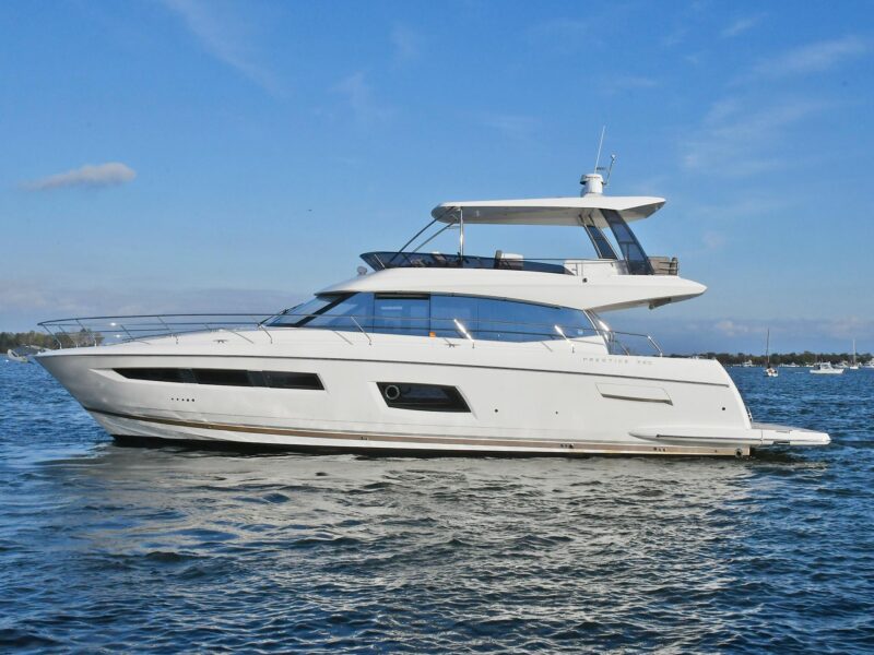 2018 Prestige 560