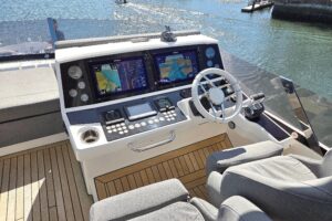 2018 Sunseeker 76 Yacht for sale - photo 8