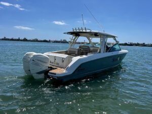 2019 Boston Whaler 320 Vantage for sale - photo 4