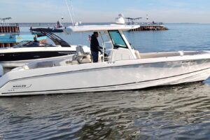 2019 Boston Whaler 330 Outrage for sale - photo 4