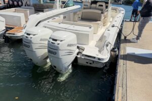 2019 Boston Whaler 330 Outrage for sale - photo 5