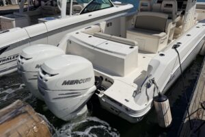2019 Boston Whaler 330 Outrage for sale - photo 6