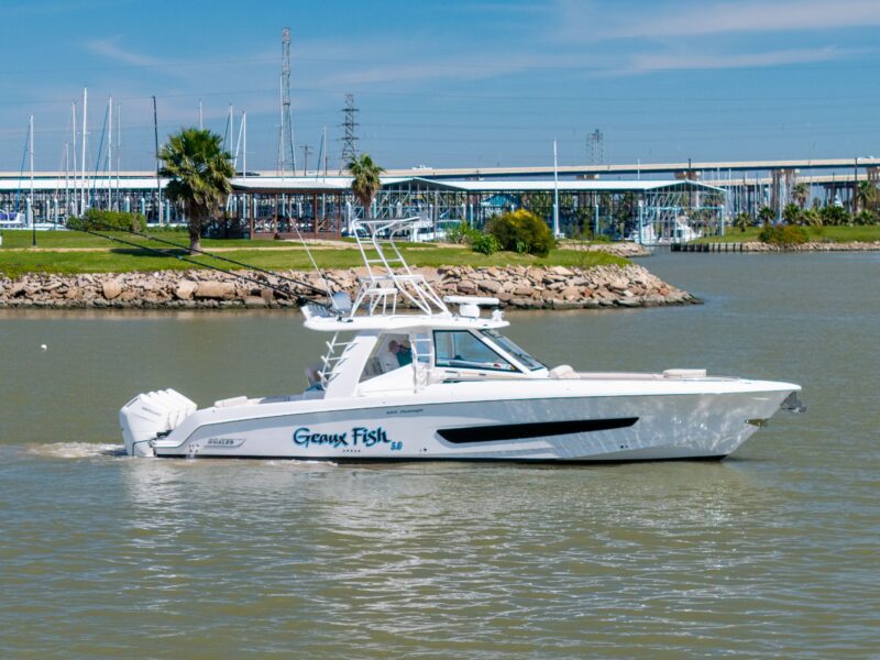 2019 Boston Whaler 420 Outrage