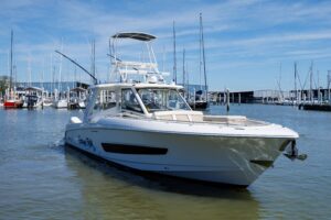 2019 Boston Whaler 420 Outrage for sale - photo 8