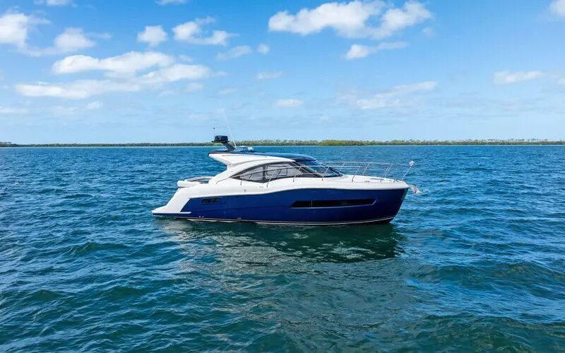2019 Carver 37 Coupe Diesel