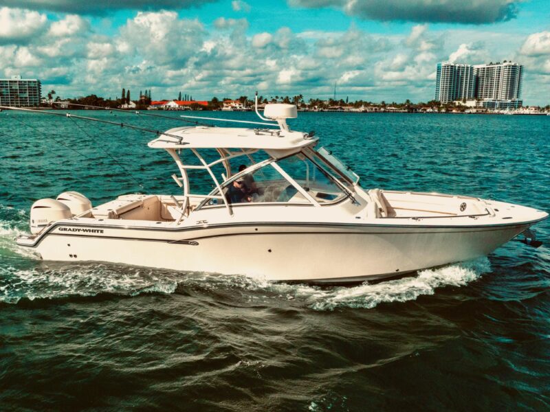 2019 Grady-White Freedom 325